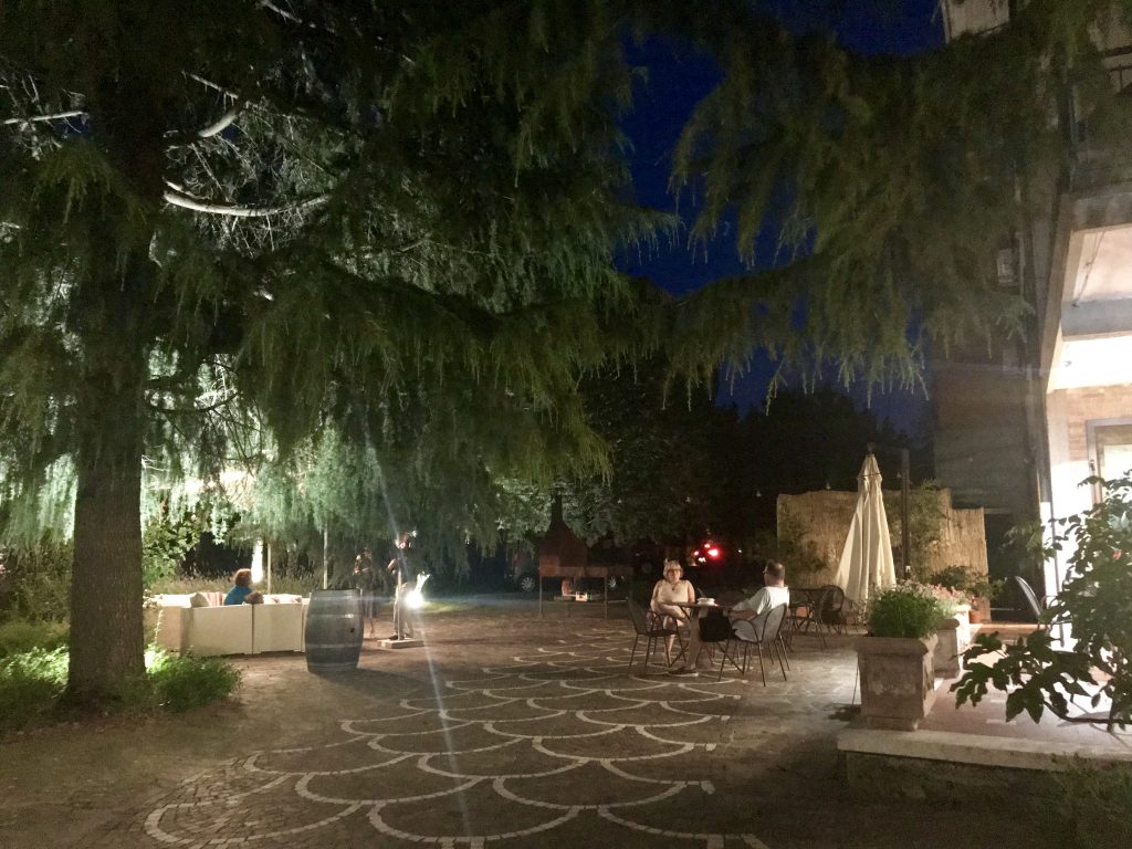 Villa Ambra patio, Montepulciano