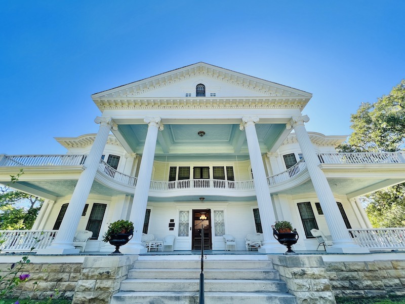 Seelye Mansion in Abilene, Kansas